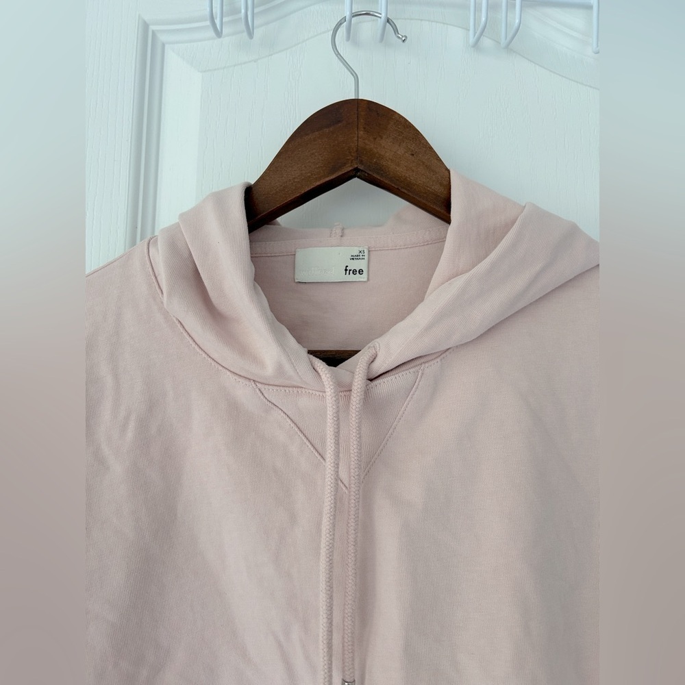 aritzia • wilfred free • size XS • cropped pullover hoody - Picture 4 of 7